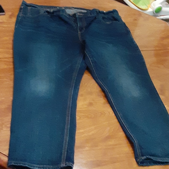 old navy boyfriend capris